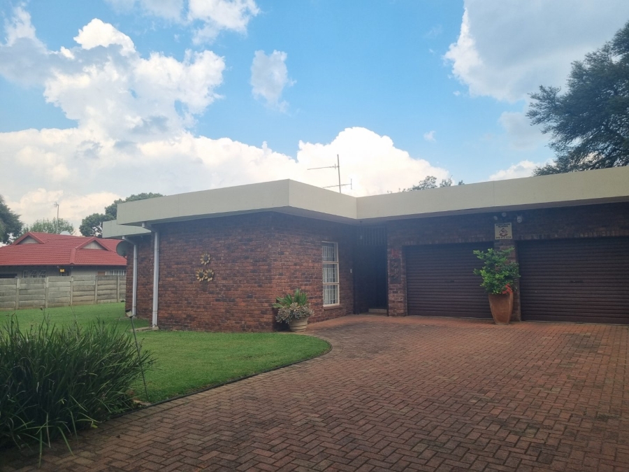 3 Bedroom Property for Sale in Vaalpark Free State